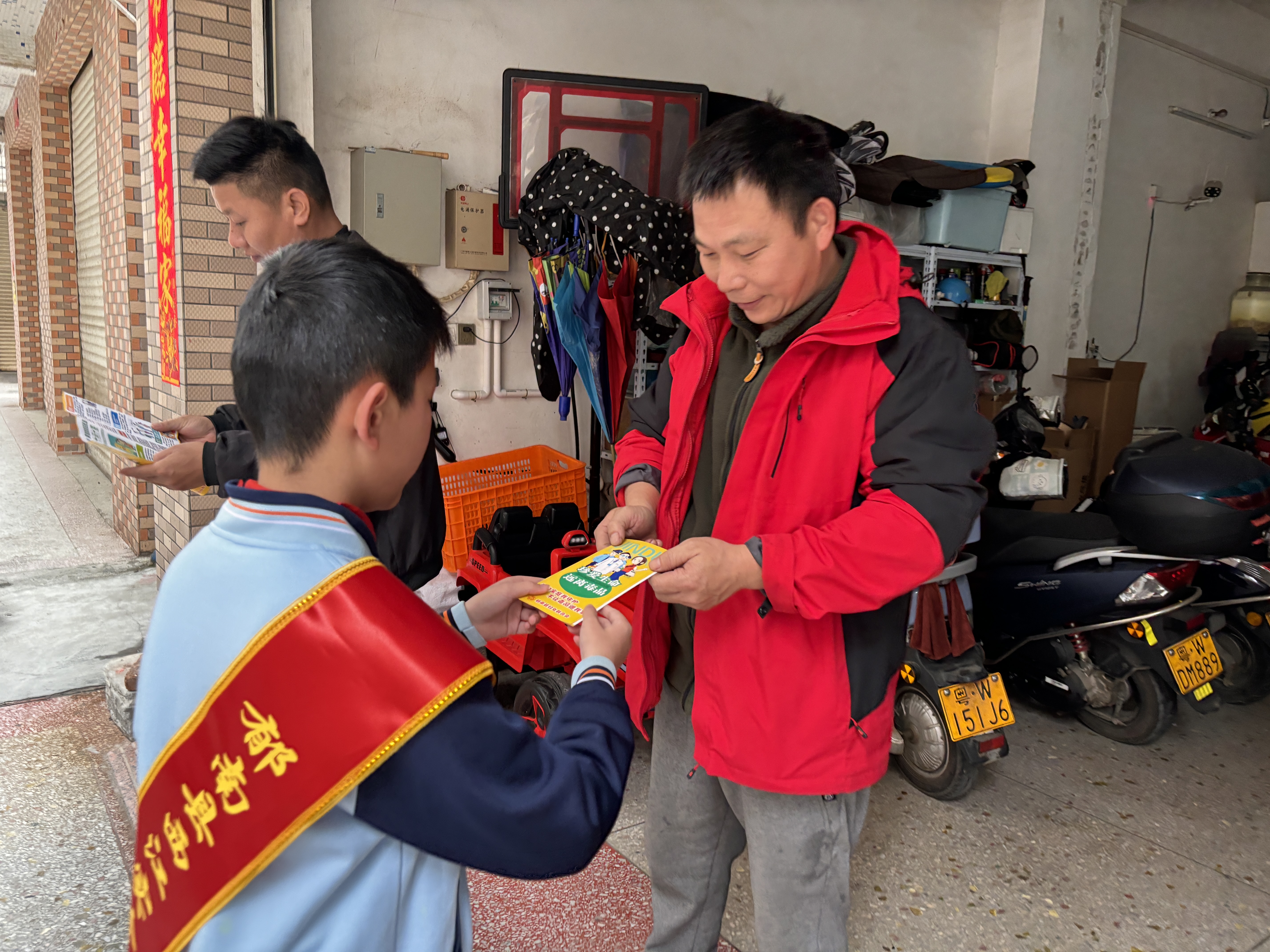 派發(fā)宣傳單2.jpg