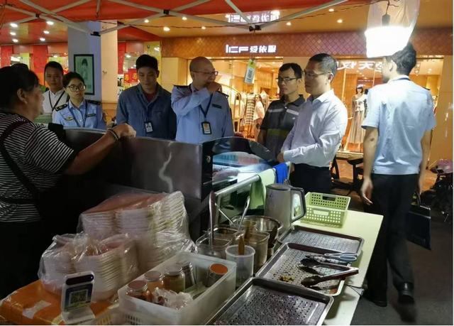 11.6縣市場監(jiān)管局：夜市肉制品專項檢查守護(hù)“舌尖安全2.jpg